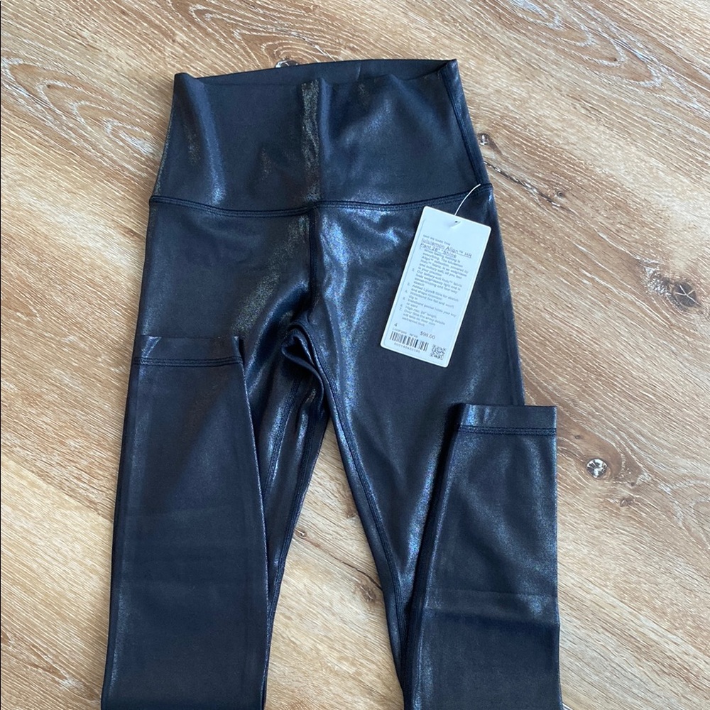 NWT Lululemon Black shine Leggings